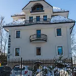 Udanypobyt Z Basenem Apartment