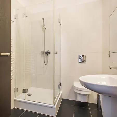 Udanypobyt Z Basenem Apartament *