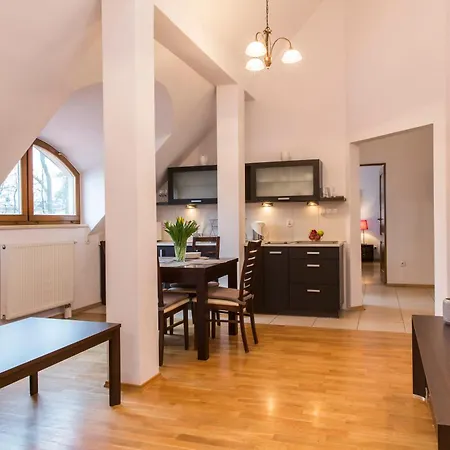 Udanypobyt Z Basenem Apartament