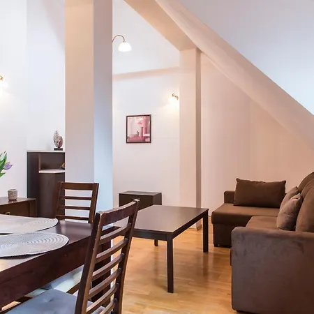 Udanypobyt Z Basenem Apartament *