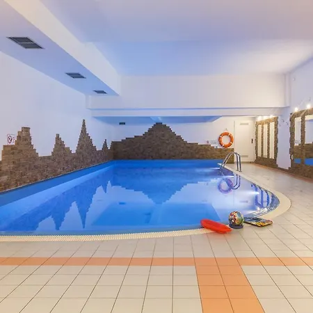 Udanypobyt Z Basenem Apartmán *