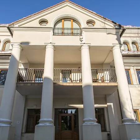 Udanypobyt Z Basenem